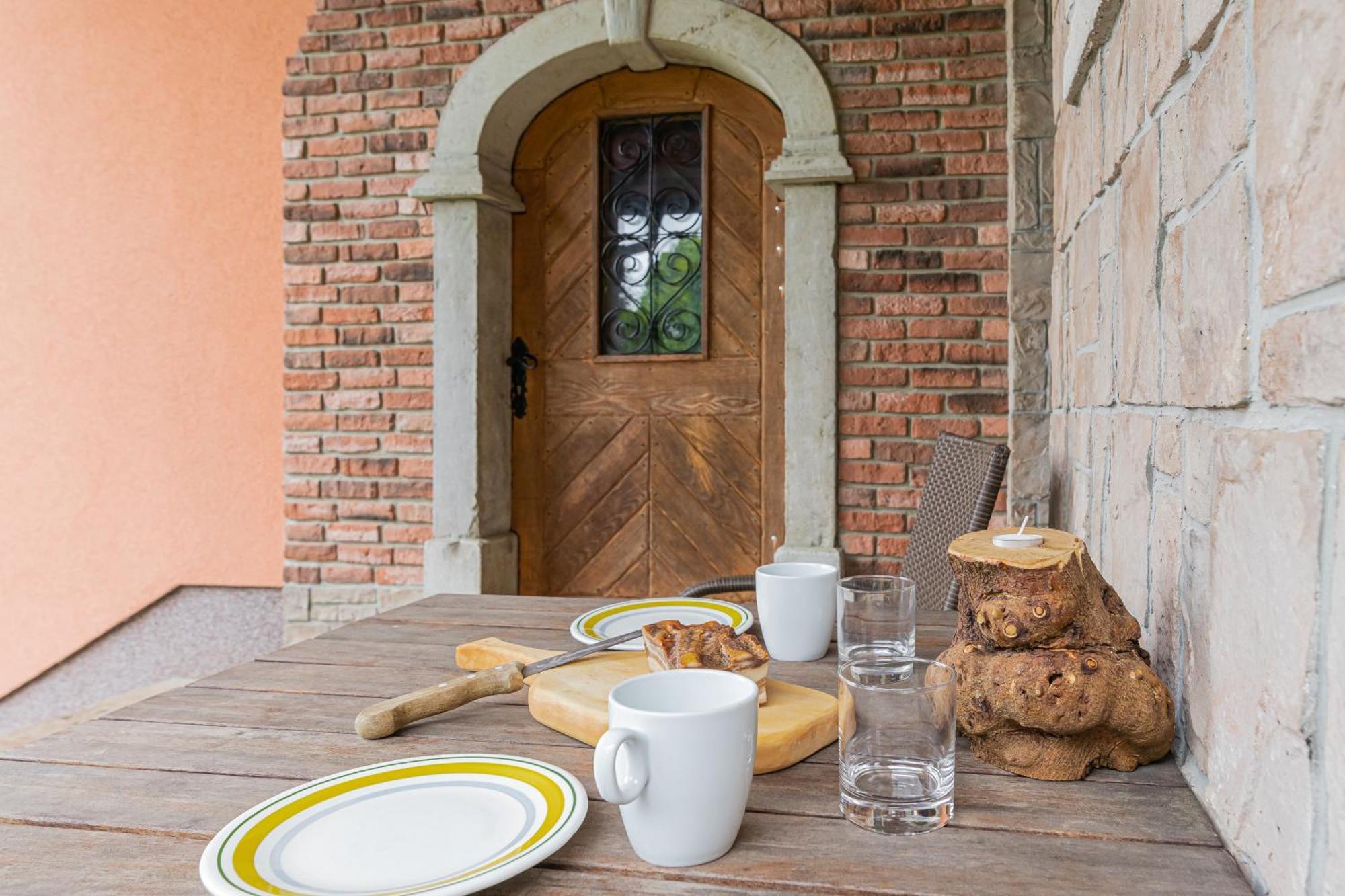House Na Meji With Sauna - Happy Rentals Pivka Exterior photo